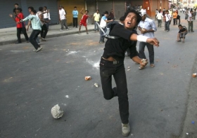 Protesty proti králi v Káthmándú (konec května 2008).