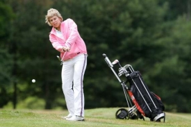 Kateřina Neumannová na golfu v Karlových Varech.