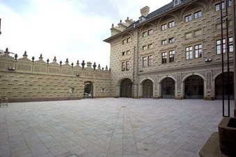 Nakoupená díla jsou součástí expozice ve Schwarzenberském paláci.