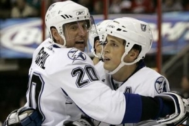 Hvězdy Tampy Bay Václav Prospal (vlevo) a Vincent Lecavalier.