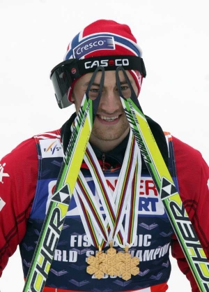 Kr&aacute;l běžeck&yacute;ch discipl&iacute;n mužů - Nor Petter Northug.