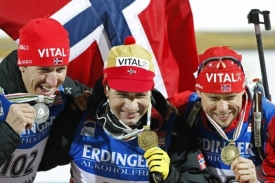 Biatlonisté Norska ovladli sprint na MS.