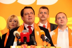 Jiří Paroubek nyní nemá ve straně konkurenci.