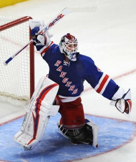 Brank&aacute;ř Rangers Valiquette si připsal třet&iacute; čist&eacute; konto.