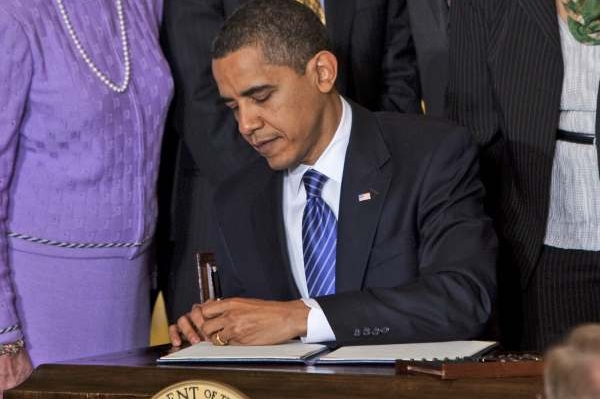 Obama přiletí 5. dubna podle agentury AP do Československa. 