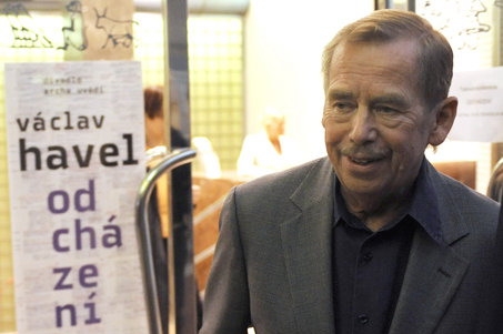 Václav Havel se 20. května zúčastnil tiskové konference v Arše.