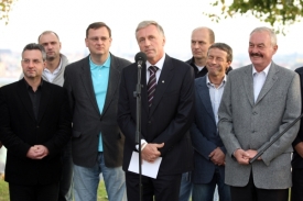 Někdo se smál, většina byla vážná - vedení ODS po porážce.