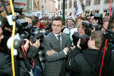 Ministr chce zrušit vysokou školu. 
