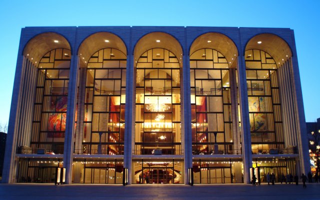 Metropolitní opera v New Yorku. Metropolitní opera v New Yorku.