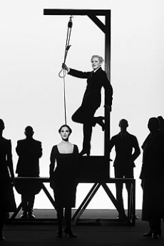 Žebrácká opera v nastudování slavného Roberta Wilsona.