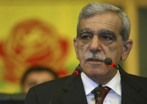Ahmet Turk v tureck&eacute;m parlamentu.