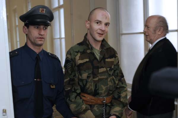 František Čapek bodl svého otce do zad. František Čapek bodl svého otce do zad.
