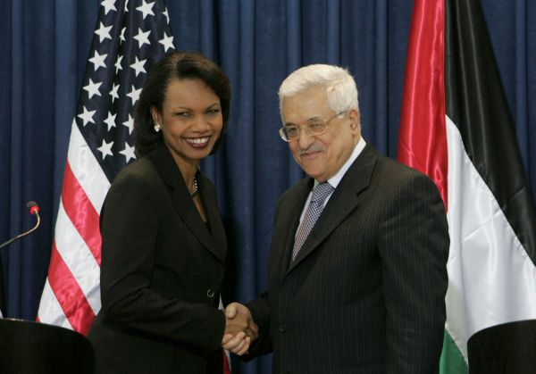 Ministrině obrany USA Riceová a palestinský prezident Abbás.