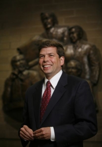 Vítězný kandidát na senátora, mladý Mark Begich.