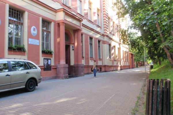 Gymnázium Pod Vyšehradem zrušeno nebude.