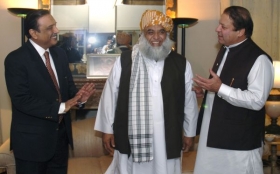 Opoziční vůdci zleva: Zadarí, Fazal-ur-Rehman a expremiér Šaríf.