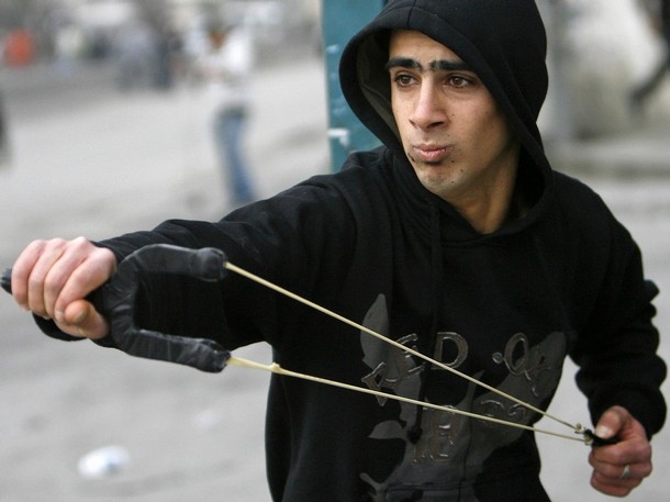 Mladí Palestinci vyjadřují svoji solidaritu s Gazou.