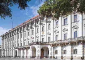 Konzuly přivítá v Černinském paláci premiér Mirek Topolánek.