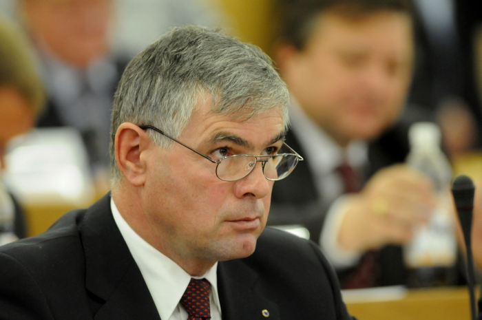 Hejtman Palas povládne opřen o komunisty.