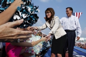 Palinová a exguvernér Massachusetts Romney (1.9.2008).