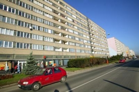 Trochu zvláštní směna - barokní palác za panelák.