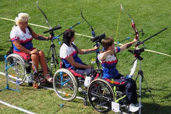 České paralympijské střelkyně - Kuncová, Černá, Sidková získaly bronz.
