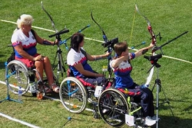 České paralympijské střelkyně - Kuncová, Černá, Sidková získaly bronz.