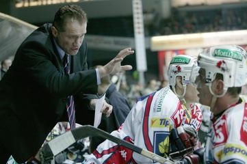 trenér Pardubických hokejistů Jiří Šejba 