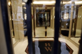 Vstup do klenotnictví Harry Winston.
