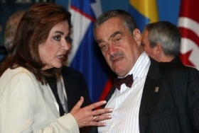 Schwarzenberg a jeho řecká ministerská kolegyně.
