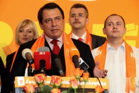 Jiří Paroubek při povolebním projevu.