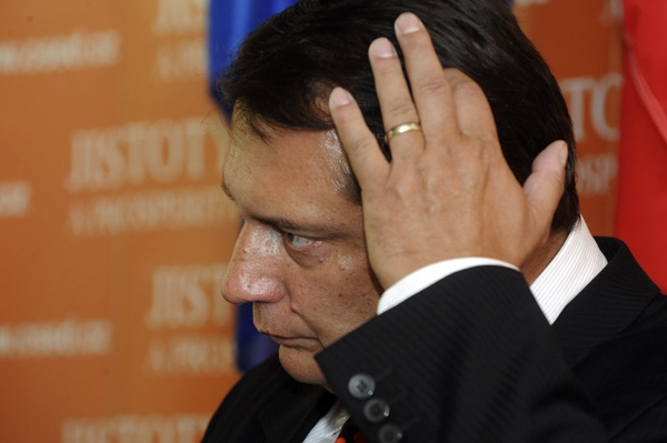 Jiří Paroubek se bude muset potkat se svým stranickým kolegou Šloufem.