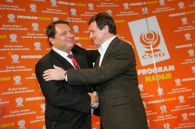 &Uacute;spěch v krajsk&yacute;ch volb&aacute;ch soci&aacute;ln&iacute; demokrat&eacute; slavili decentně.