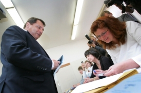 Uspěje Jiří Paroubek? Podaří se mu otřást pozicí ODS?