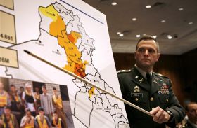 Velitel jednotek USA v Iráku vysvětluje situaci v místě nasazení. Velitel jednotek USA v Iráku vysvětluje situaci v místě nasazení.
