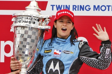 Danica Patricková, první žena, která vyhrála závod série Indycar.
