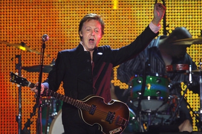 Paul MacCartney při svém prvním vystoupení v Izraeli.