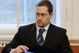 Pavlis tvrdil, že nůž použil v sebeobraně. Soud mu neuvěřil.