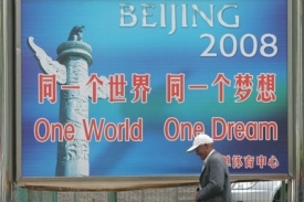Olympijsk&yacute; billboard v Pekingu - ilustračn&iacute; foto.