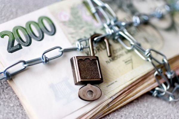 Skupina okradla stát nejméně o 50 milionů. 