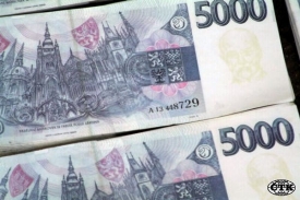 Česk&aacute; n&aacute;rodn&iacute; banka nech&aacute; letos opět tisknout pětitis&iacute;cov&eacute; bankovky.