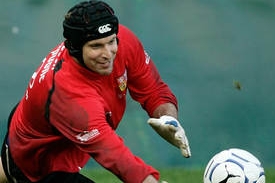 Brankář Chelsea Petr Čech.