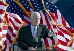 John McCain se musel dokonce v talk show omlouvat za ne&uacute;čast.