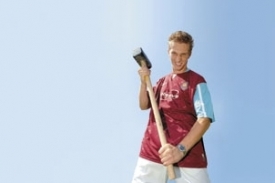 "Kladiv&aacute;ř" z West Ham United.