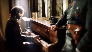 Z&aacute;běr z Polansk&eacute;ho filmu Pianista (The Pianist).