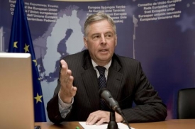 Holanďan Pieter Feith, kter&yacute; bude dohl&iacute;žet na misi EU v Kosovu.