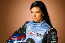 Danica Patricková, adeptka na místo v týmu formule 1.