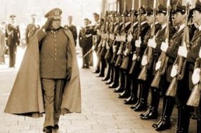 Augusto Pinochet na přehlídce