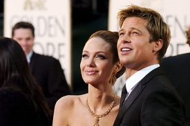 Angelina Jolieová a Brad Pitt.
