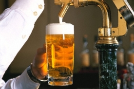 Prvn&iacute; půlhodinu poteče pivo zdarma.